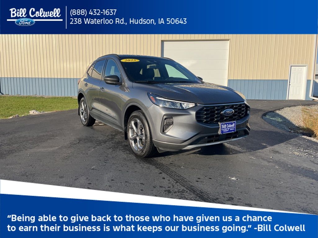 2025 Ford Escape ST-Line's photo