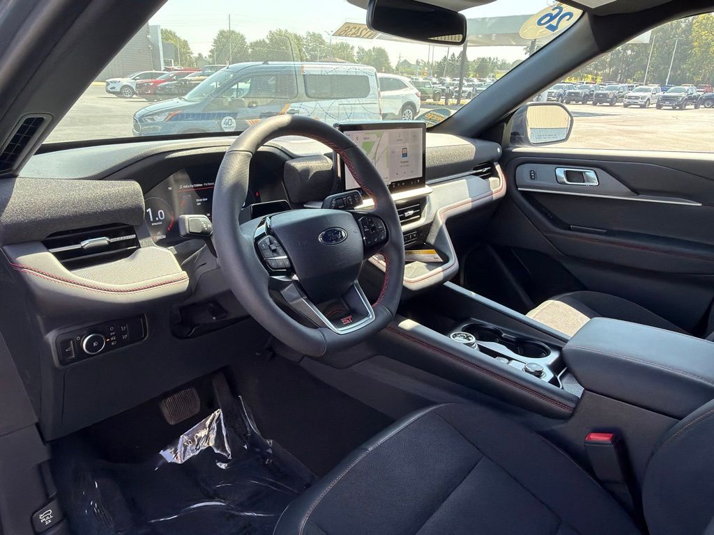 2026 Ford Explorer ST - Photo 10
