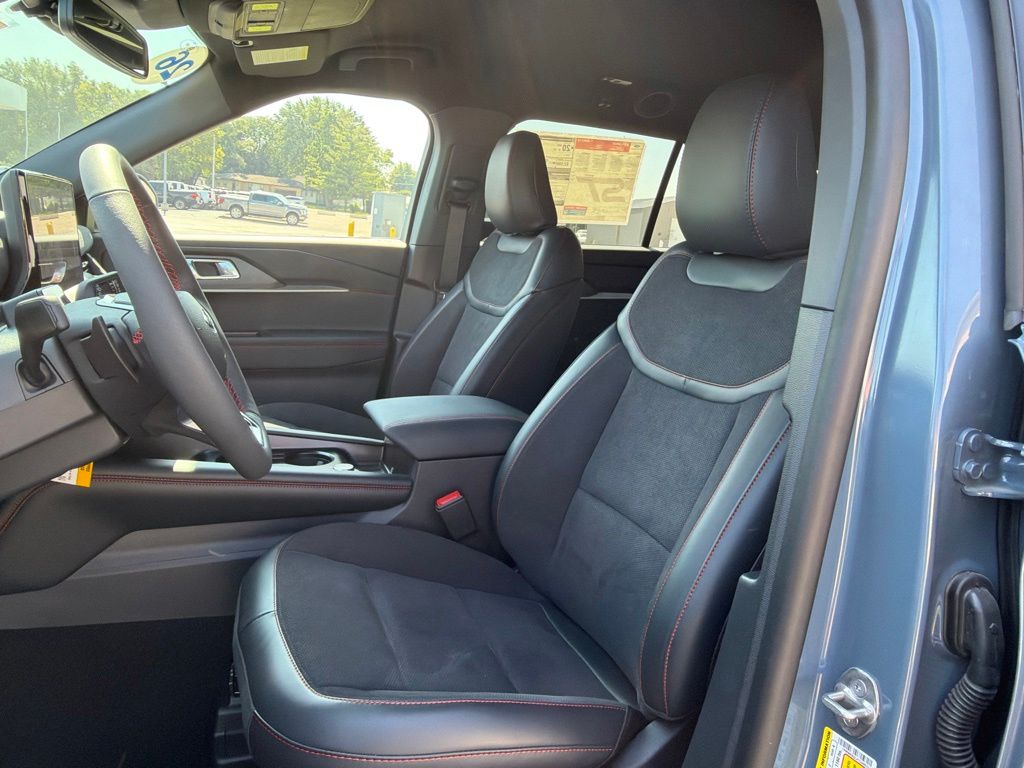 2026 Ford Explorer ST - Photo 11