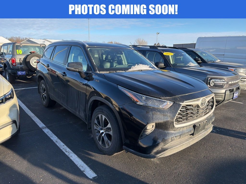 2024 Toyota Highlander XLE's photo