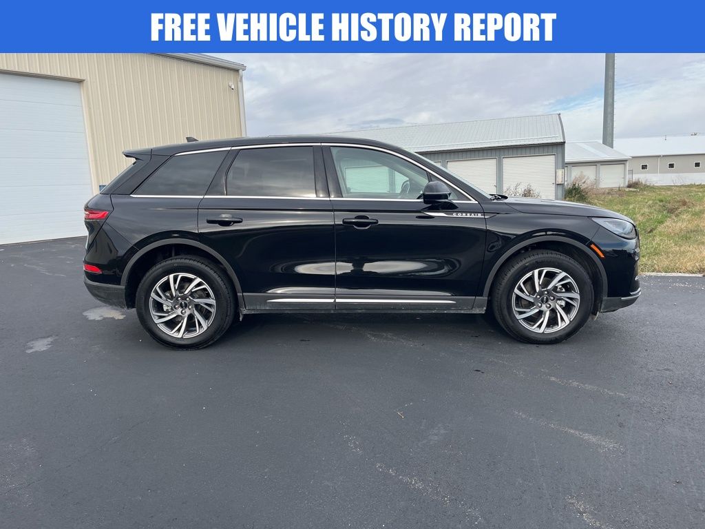 2024 Lincoln Corsair Premiere photo 2