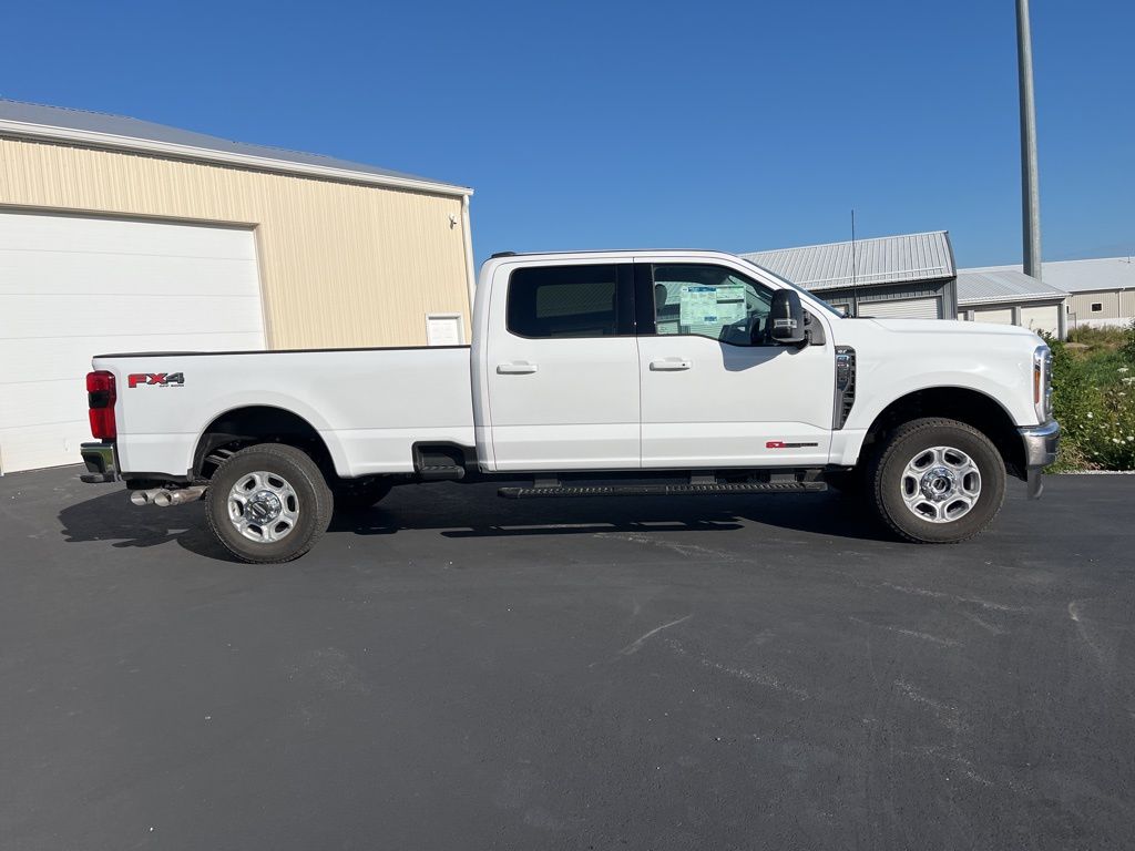 2026 Ford F-250 photo 2