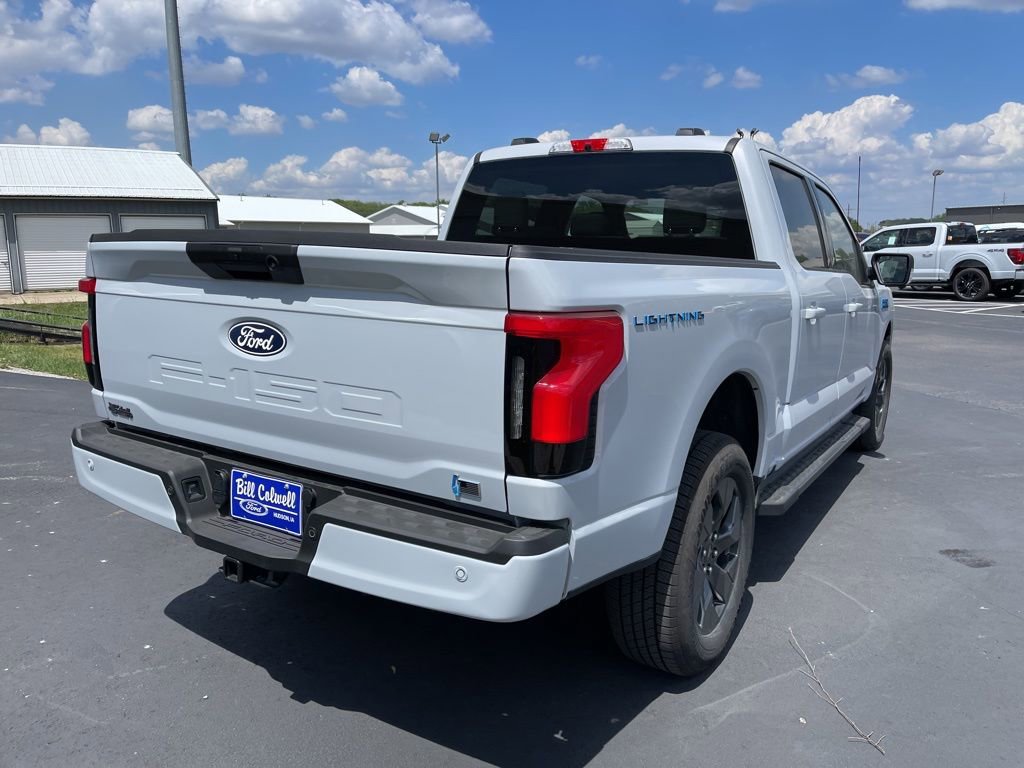 2025 Ford F-150 Lightning photo 3