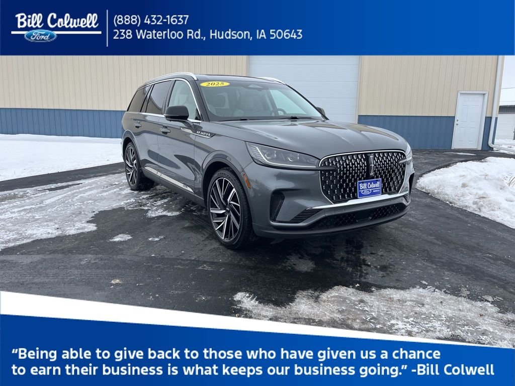 2025 Lincoln Aviator Reserve's photo