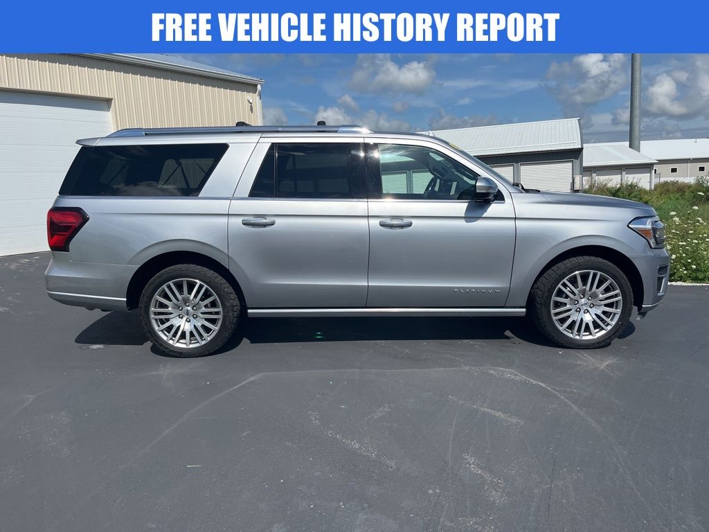 2023 Ford Expedition MAX Platinum photo 2