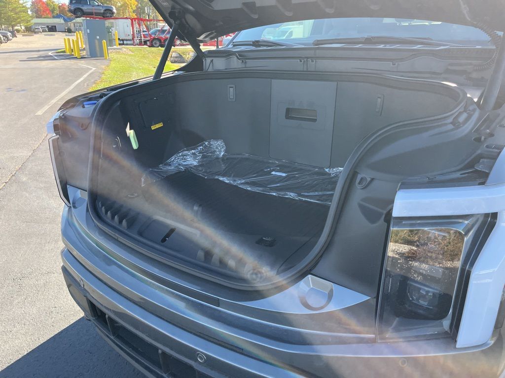 2025 Ford F-150 Lightning Flash - Photo 13