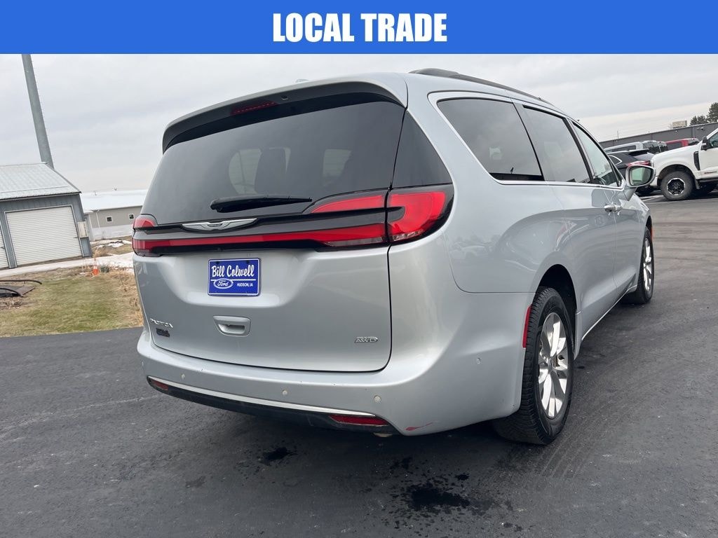 Used 2022 Chrysler Pacifica Touring L Minivan/Van