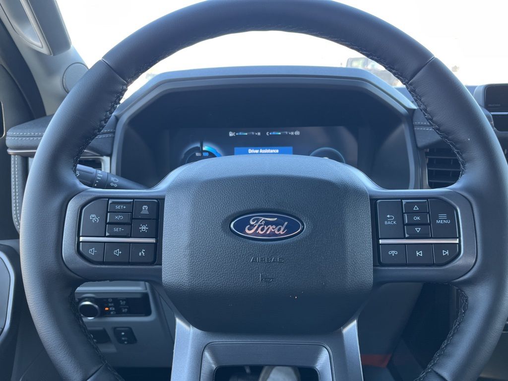 2025 Ford F-150 Lightning Flash - Photo 14