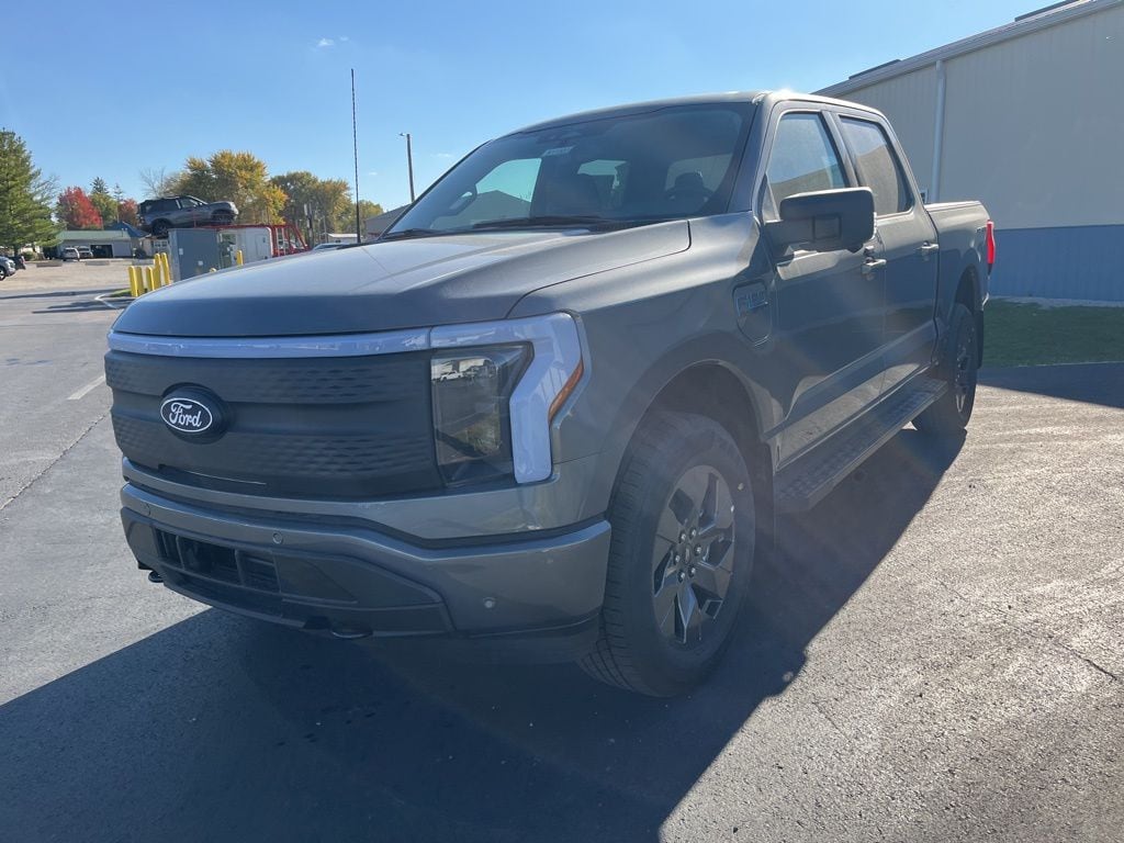 2025 Ford F-150 Lightning Flash - Photo 7