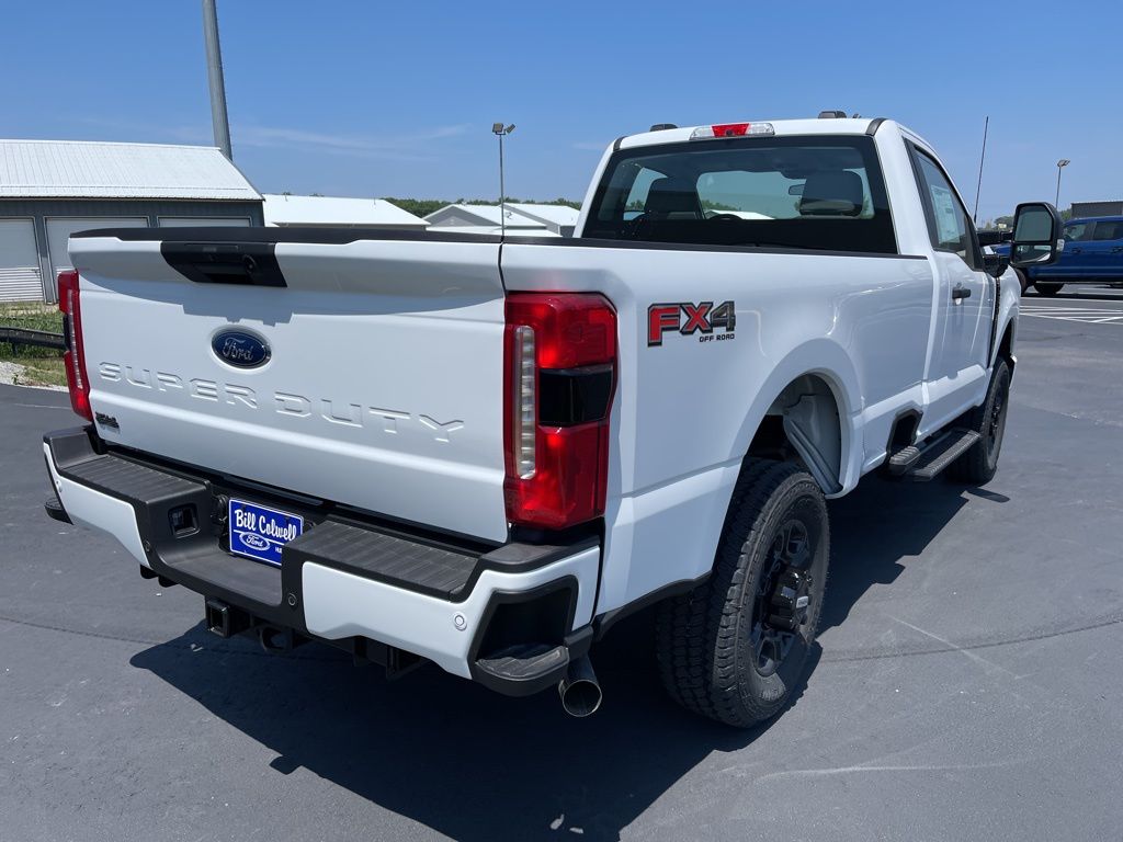 2025 Ford F-250 photo 3