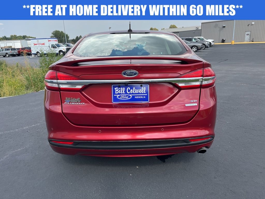 2017 Ford Fusion SE photo 4