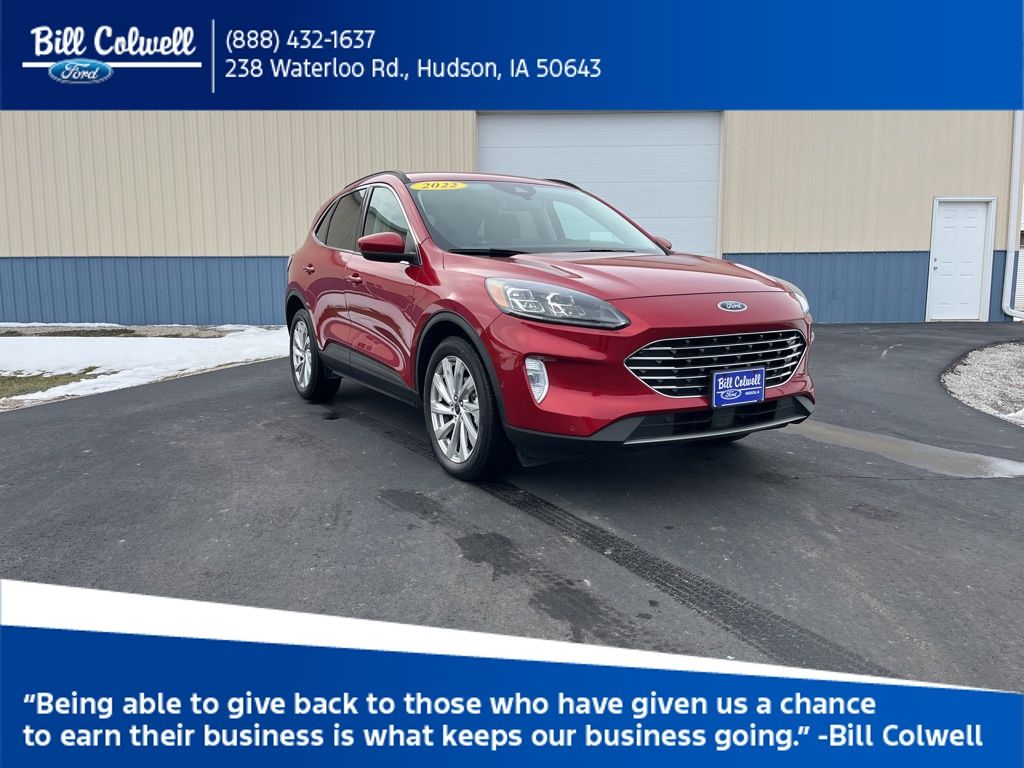 2022 Ford Escape Titanium's photo
