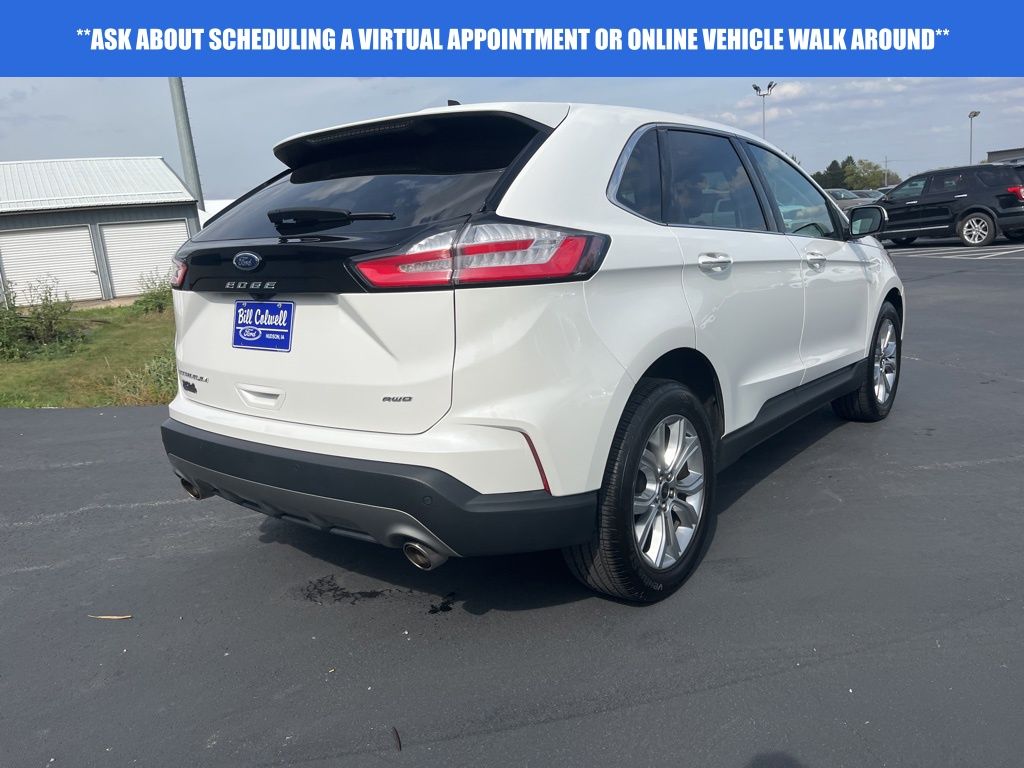 2024 Ford Edge Titanium photo 2