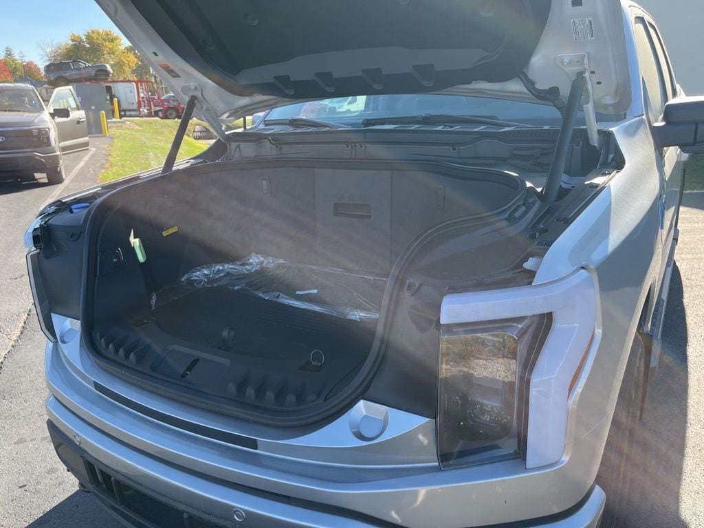 2025 Ford F-150 Lightning Flash - Photo 13