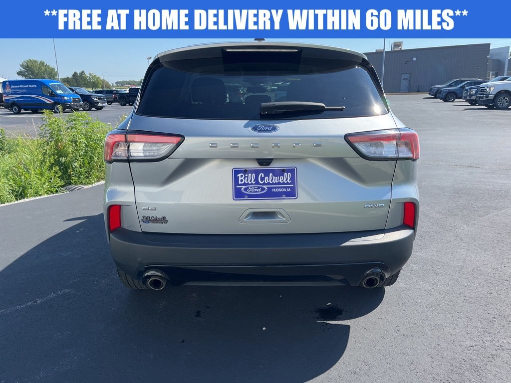 2022 Ford Escape SE photo 4