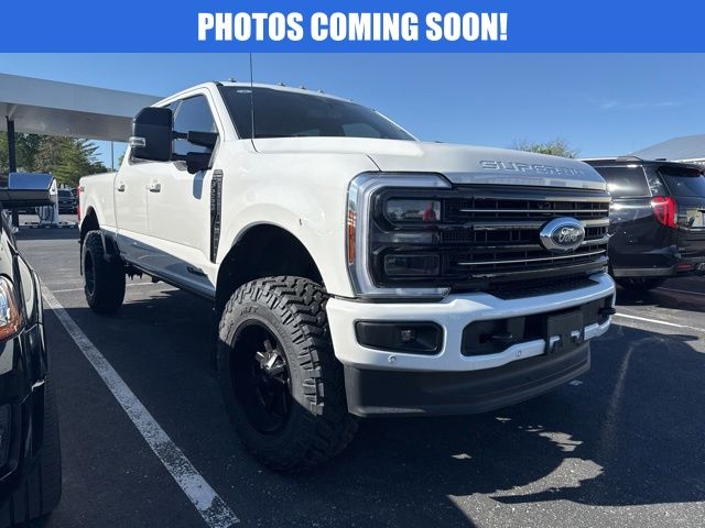2025 Ford F-250 Platinum 4x4 Crew Cab 8' Box's photo