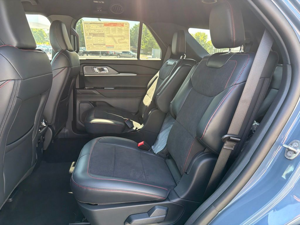 2026 Ford Explorer ST - Photo 12