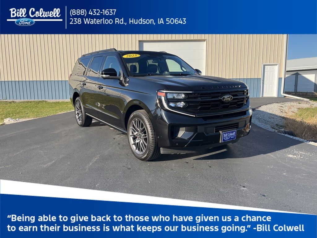 2025 Ford Expedition MAX Platinum's photo