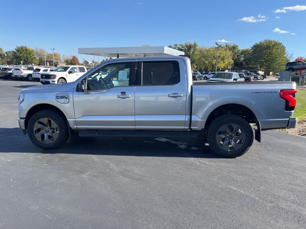 2025 Ford F-150 Lightning Flash - Photo 6