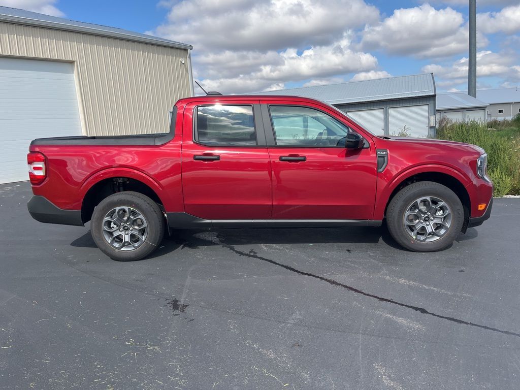 2025 Ford Maverick XLT photo 2