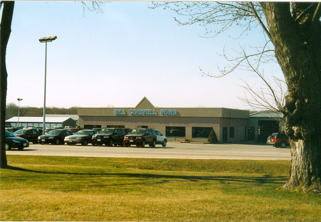 Bill Colwell Ford in Hudson after the 1989 renovation that doubled the dealership