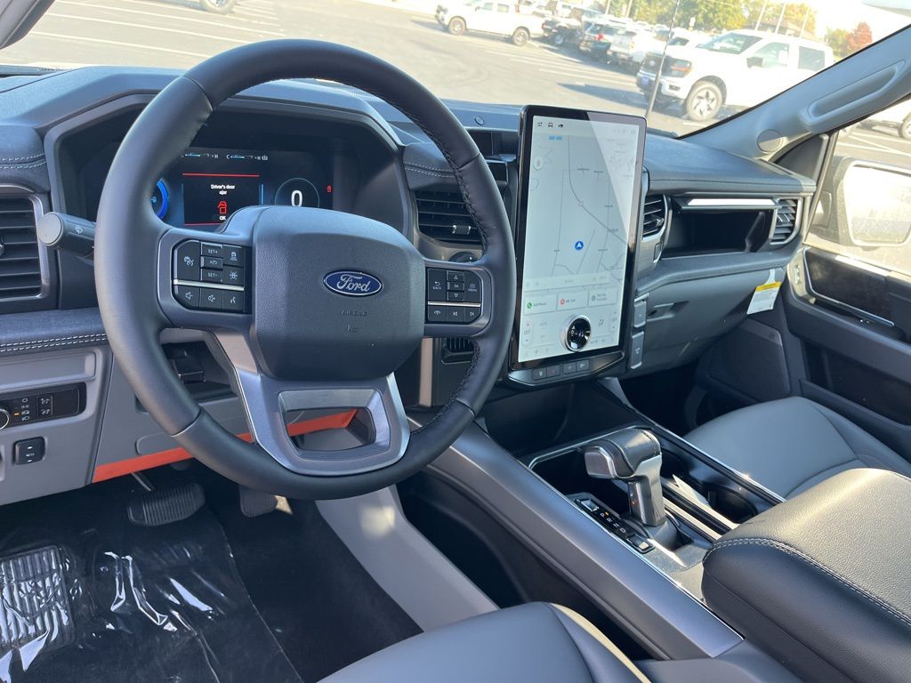 2025 Ford F-150 Lightning Flash - Photo 9