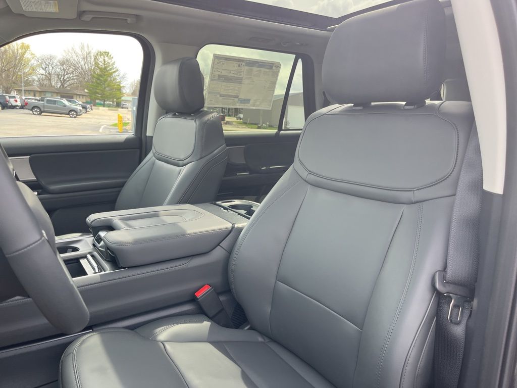 2026 Ford Expedition MAX Active - Photo 11