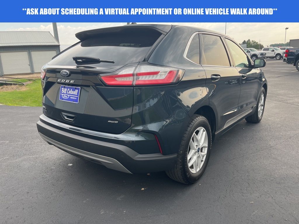 2022 Ford Edge SEL photo 3