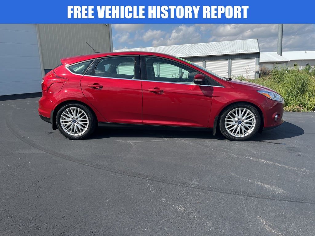 2012 Ford Focus SEL photo 2