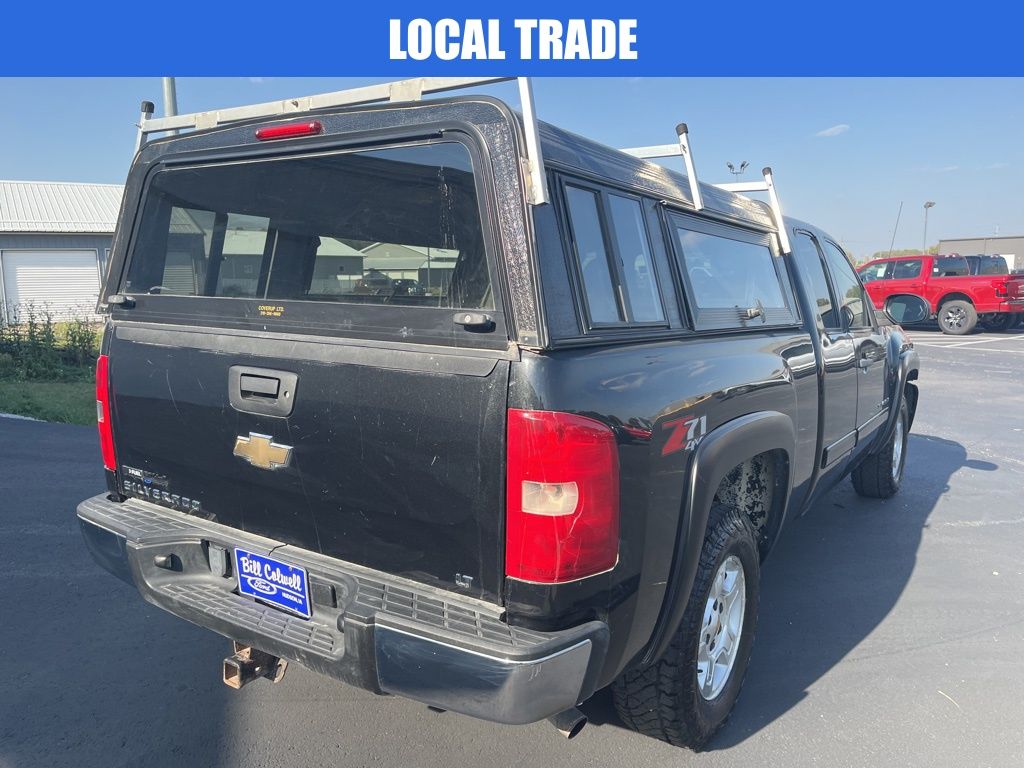 2009 Chevrolet Silverado 1500 LT photo 3
