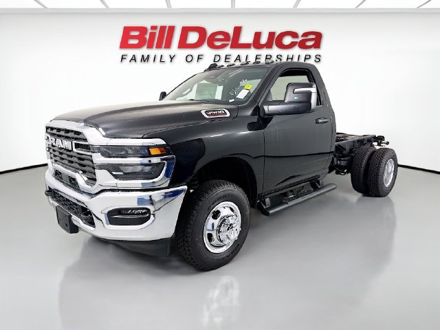 2026 Ram 3500 Chassis Cab TRADESMAN  REGULAR  4X4 60' CA Pickup