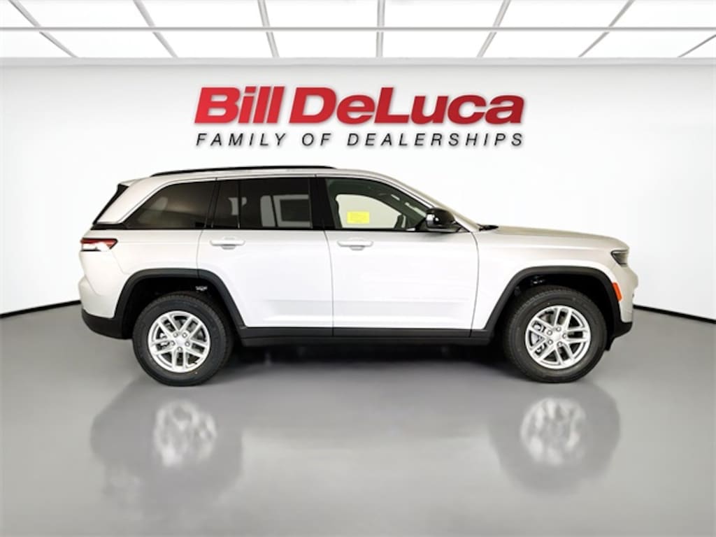 New 2025 Jeep Grand Cherokee LAREDO X 4X4 Sport Utility