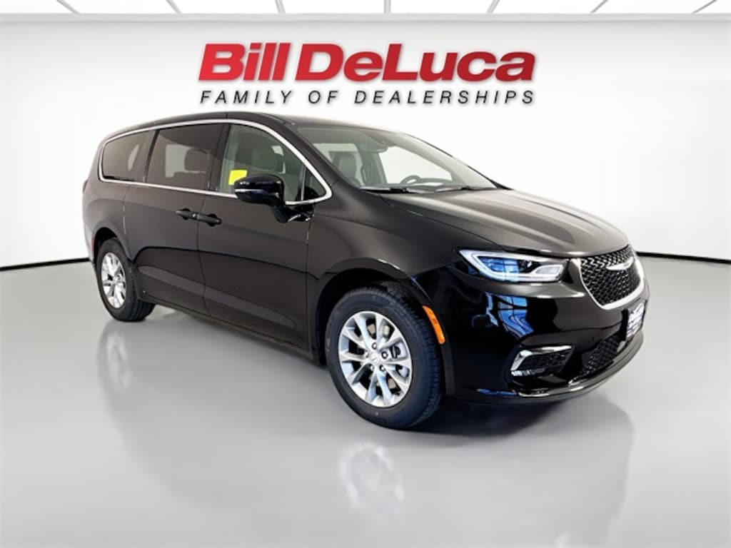 New 2026 Chrysler Pacifica SELECT AWD Passenger Van