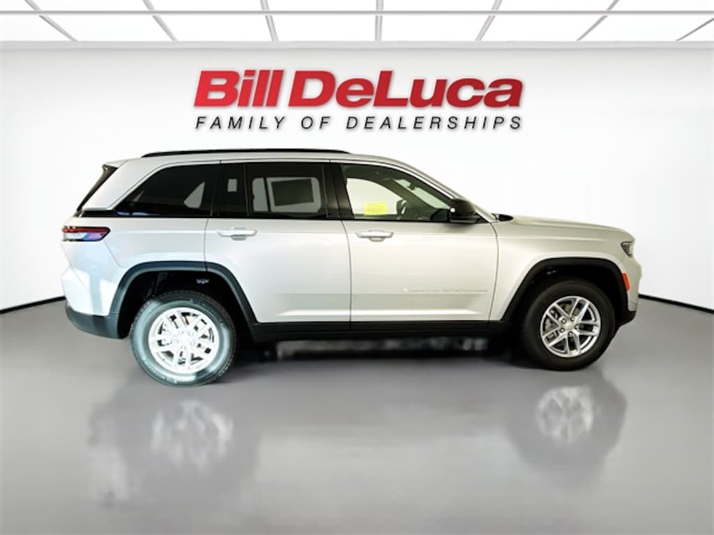 New 2025 Jeep Grand Cherokee LAREDO X 4X4 Sport Utility
