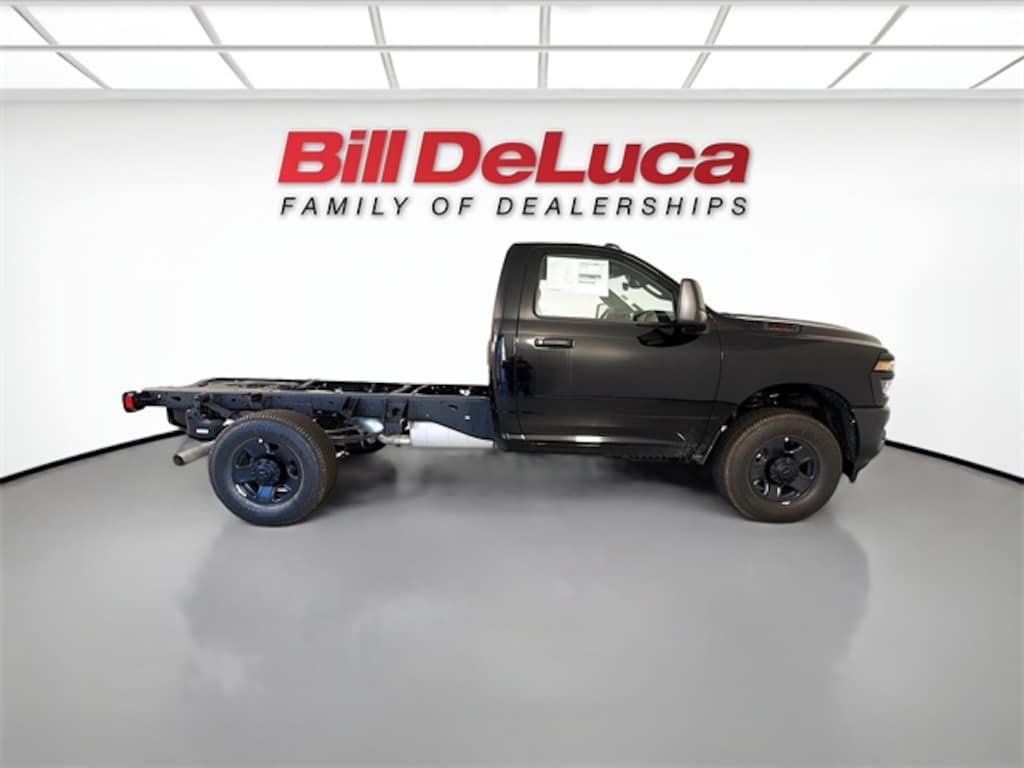 New 2025 Ram 3500 Chassis Cab 3500 TRADESMAN CHASSIS REGULAR CAB 4X4 60' CA Pickup