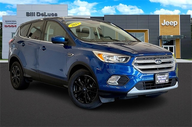 Used 2019 Ford Escape SE with VIN 1FMCU9GD6KUA93371 for sale in Haverhill, MA