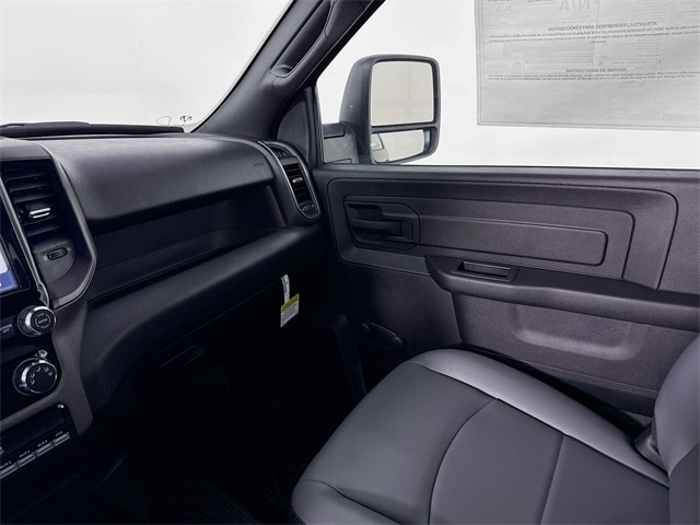 2025 RAM 3500 Chassis Tradesman - Photo 20