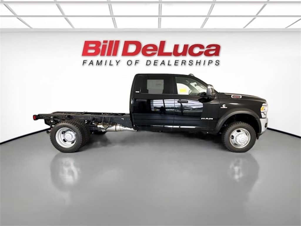 New 2024 Ram 5500 Chassis Cab 5500 SLT CHASSIS CREW CAB 4X4 60' CA Pickup