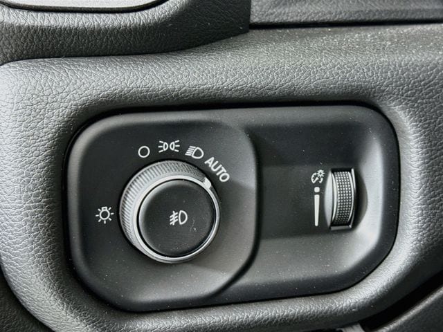 2025 RAM 3500 Chassis Tradesman - Photo 10