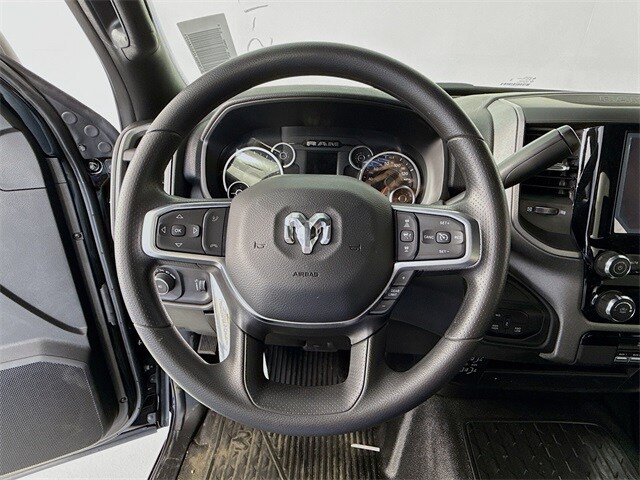 2025 RAM 3500 Chassis Tradesman - Photo 11
