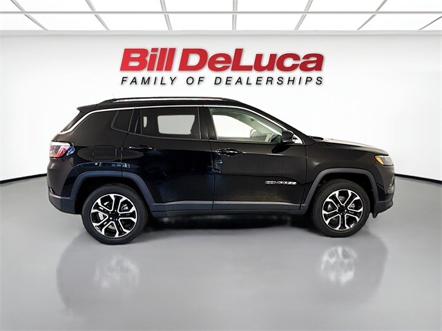 2022 Jeep Compass Limited photo 3
