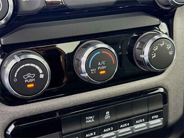 2025 RAM 3500 Chassis Tradesman - Photo 14