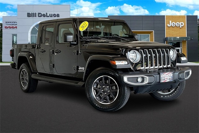 Used 2022 Jeep Gladiator Overland with VIN 1C6HJTFG2NL160013 for sale in Haverhill, MA