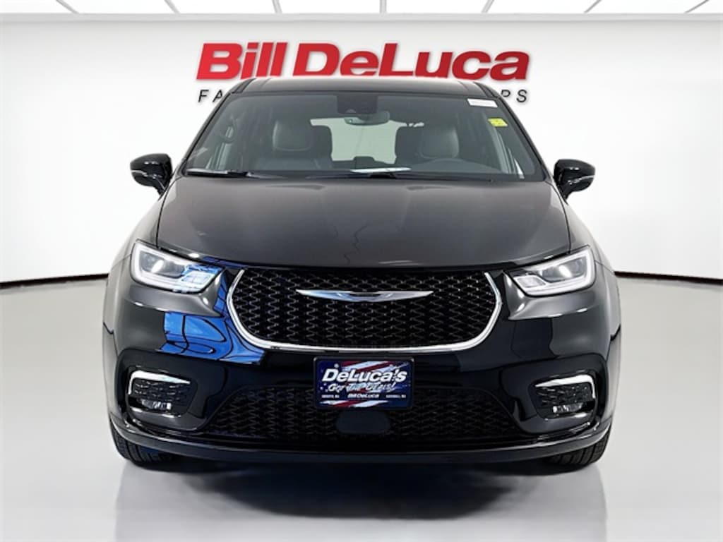 New 2026 Chrysler Pacifica SELECT AWD Passenger Van