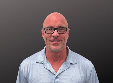 Staff member Ernest Dubicki from ID_87d3ba8c82cf