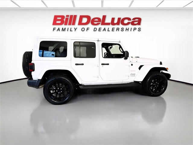 2022 Jeep Wrangler Unlimited Sahara 4xe photo 4