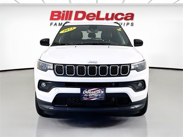 2023 Jeep Compass Latitude photo 2