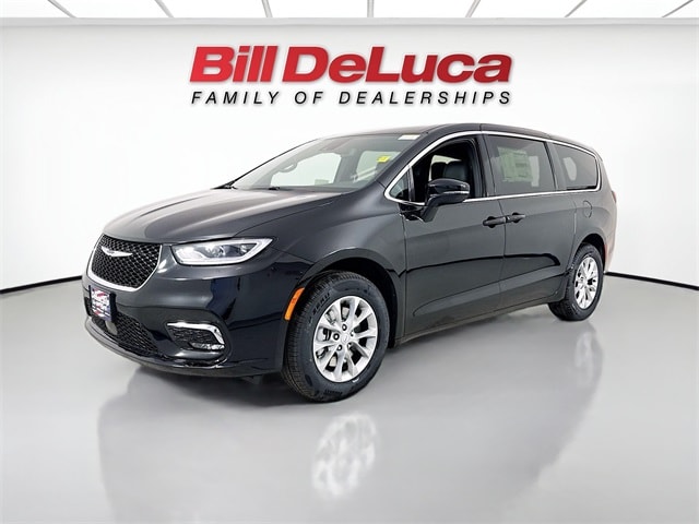 2026 Chrysler Pacifica Select AWD's photo