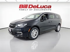 2026 Chrysler Pacifica SELECT AWD Passenger Van