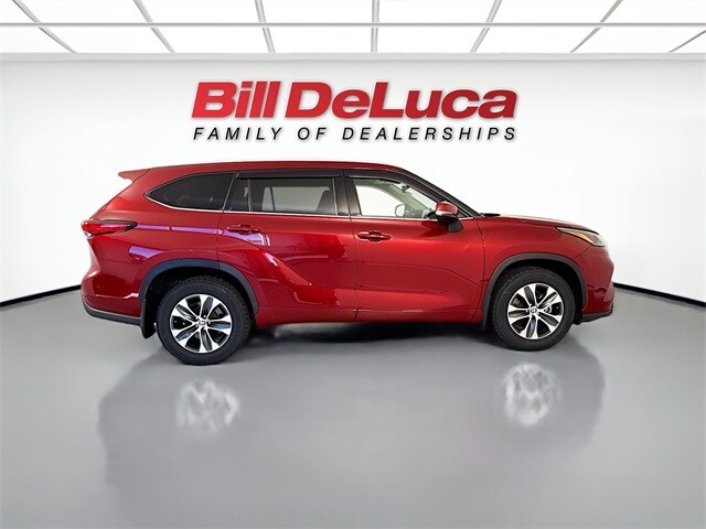 2022 Toyota Highlander XLE photo 4